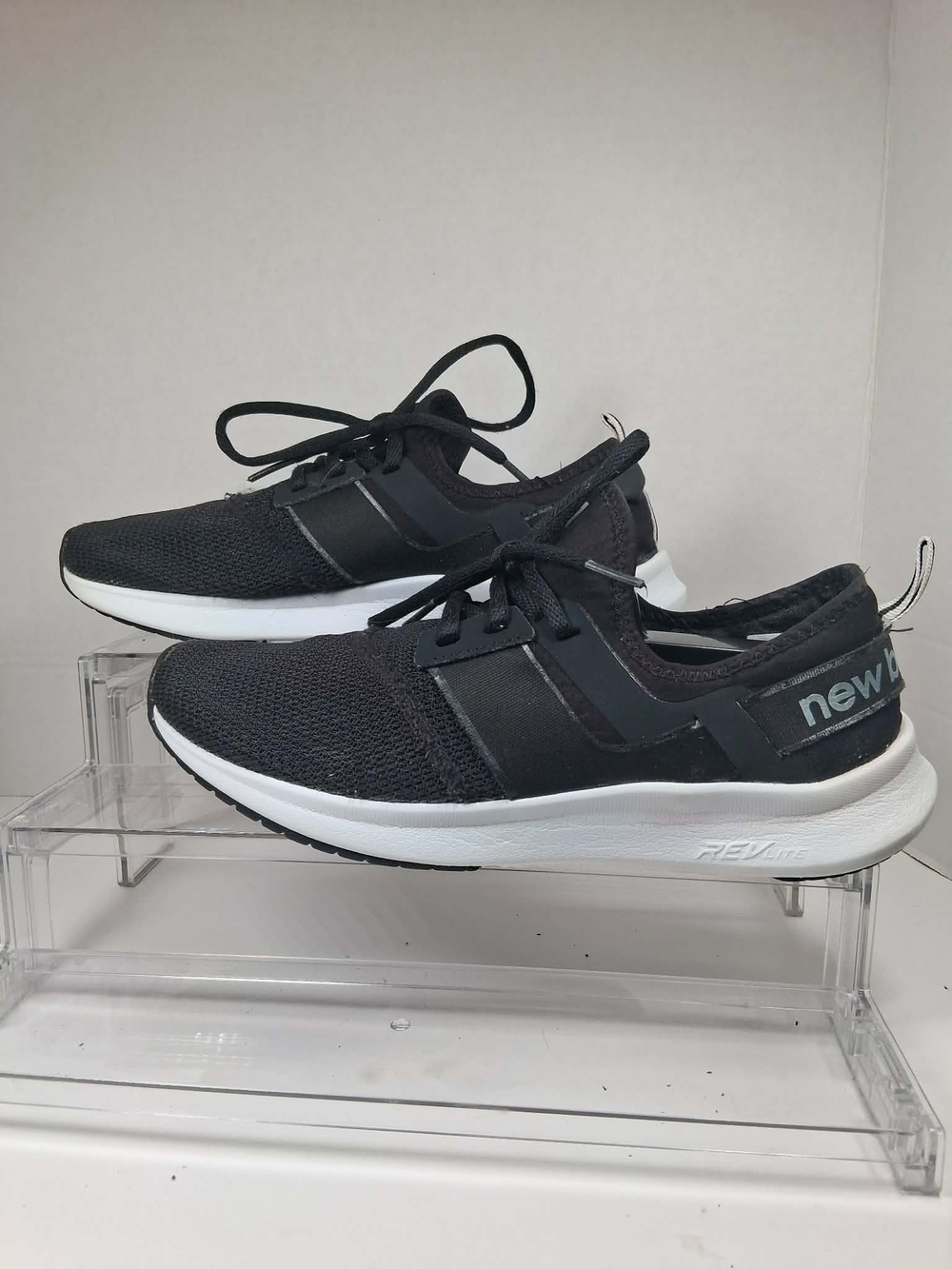 New Balance Women's Black/White Mesh Lace-Up Low Top Athletic Sneakers REVlite 8